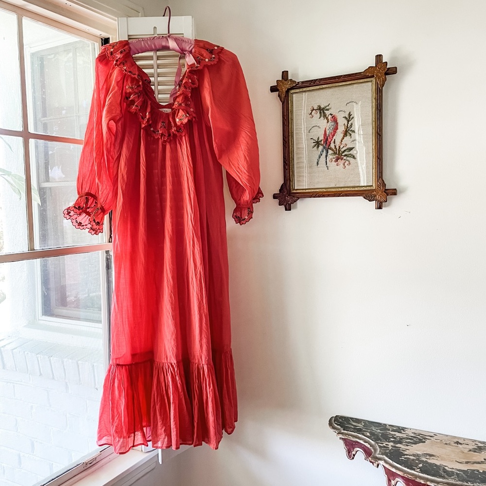 Doen Solaris Strawberry Embroidered Nightgown, Red Strawberry Small